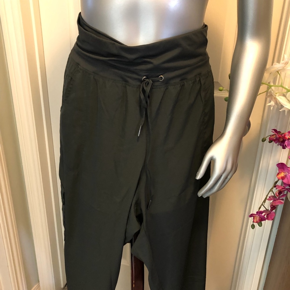 Lite jacket and jogger style set